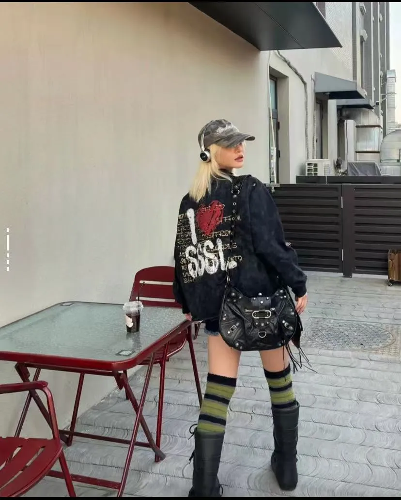 Style No. S227 P260💰 (450g version) SSSAINT LOUIS love ❤️letter logo printing. Round neck long T sweatshirt. Made of 450g dense cotton fabric, heavy-duty without hem thread fraying. + artificial hand-painted dirty and old retro fashion style! Highly recognizable. Loose fit, same style for men and women. Size: S-XL
